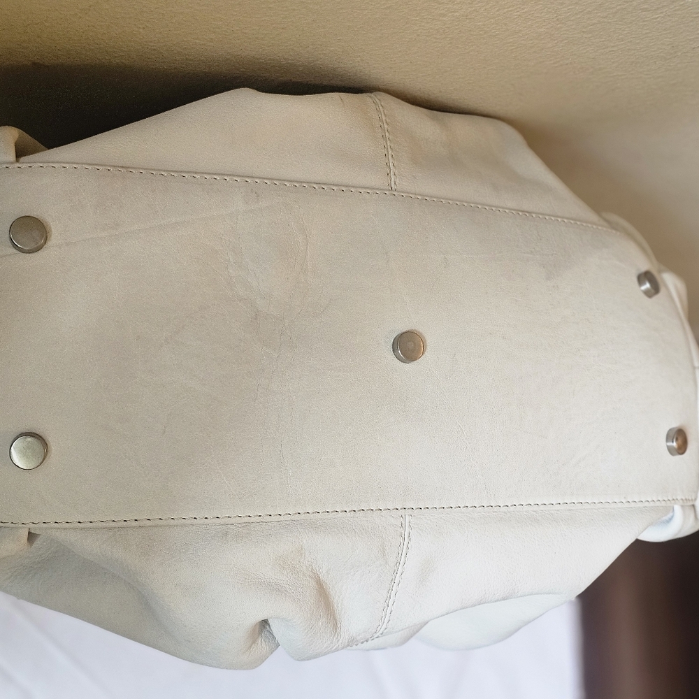 EUC~Tentazione Due Shoulder Bag, Buttery Soft, 100% GENUINE Full Grain LEATHER - Picture 5 of 13